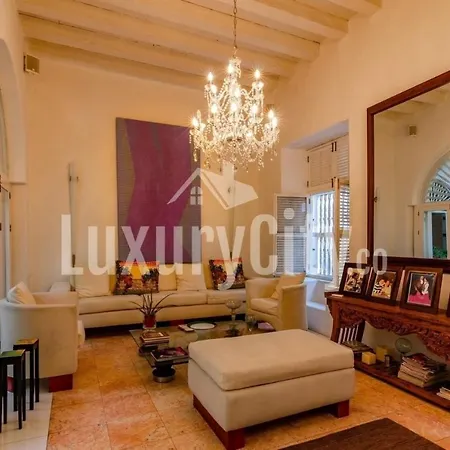 Hermosa Casa Piscina En El Centro Historico De Cartagena