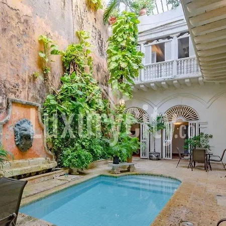 Hermosa Casa Piscina En El Centro Historico De Cartagena